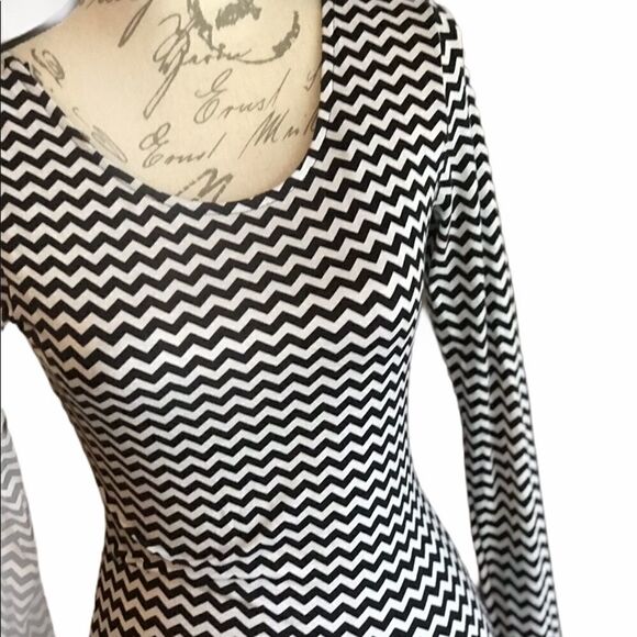 Cezanne Blouse Small Bow Back - Picture 4 of 9